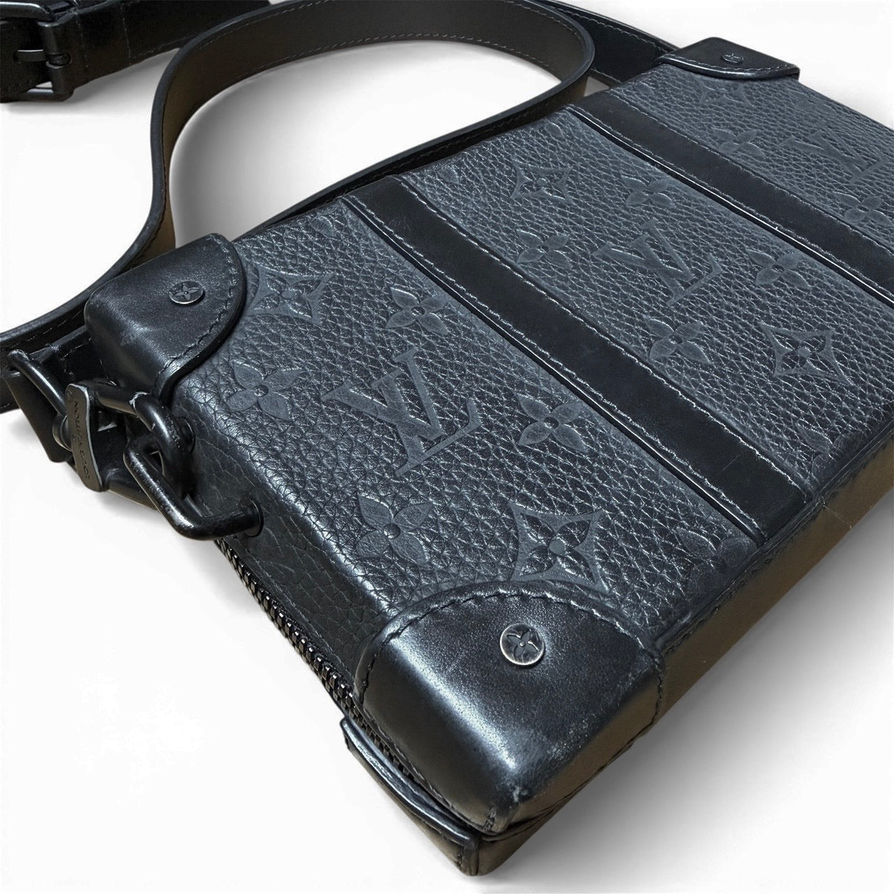 LOUIS VUITTON Monogram Eclipse Soft Trunk Shoulder Bag Black M80224 ルイ・ヴィトン モノグラム エクリプス ソフトトランク